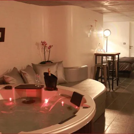 Chambres D'hotes Le Comptoir Industriel Bed & Breakfast *